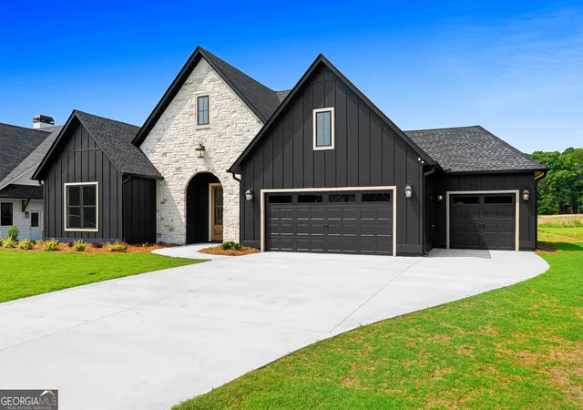 1st image of 28 South Pointe Dr, Hartwell, GA 30643 | MLS# 10795427
