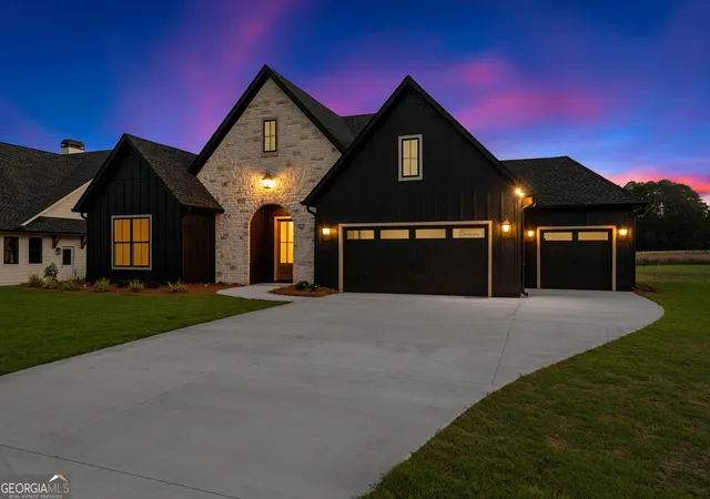 Photo 3 of Single family home for sale at 28 S Pointe Dr, Hartwell, GA 30643 | MLS# 10795427 | Listing updated on 2026-08-13