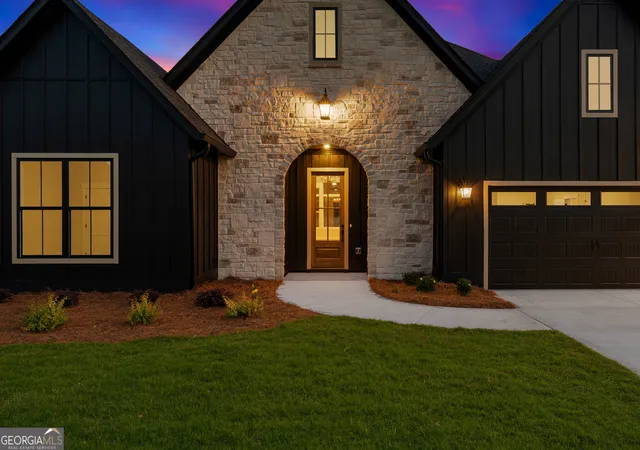 Photo 3 of Single family home for sale at 28 S Pointe Dr, Hartwell, GA 30643 | MLS# 10795427 | Listing updated on 2026-08-13