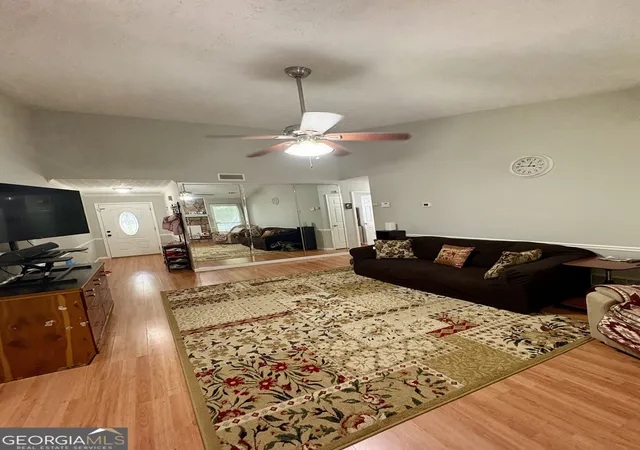 Photo 4 of Single family home for sale at 7651 Antebellum Ln, Riverdale, GA 30274 | MLS# 10813672 | Listing updated on 2026-08-25