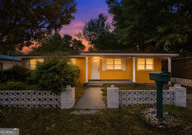 Photo 2 of Single family home for sale at 904 Sherman Ave, Savannah, GA 31405 | MLS# 10787110 | Listing updated on 2026-08-23