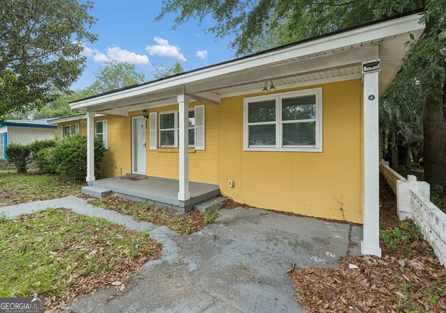 Photo 4 of Single family home for sale at 904 Sherman Ave, Savannah, GA 31405 | MLS# 10787110 | Listing updated on 2026-08-23