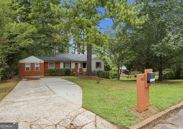 Photo 3 of Single family home for sale at 1402 Midlawn Dr, Decatur, GA 30032 | MLS# 10822705 | Listing updated on 2026-09-01