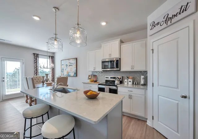 3rd image of 158 Millers Ln, Calhoun, GA 30701 | MLS# 10808940