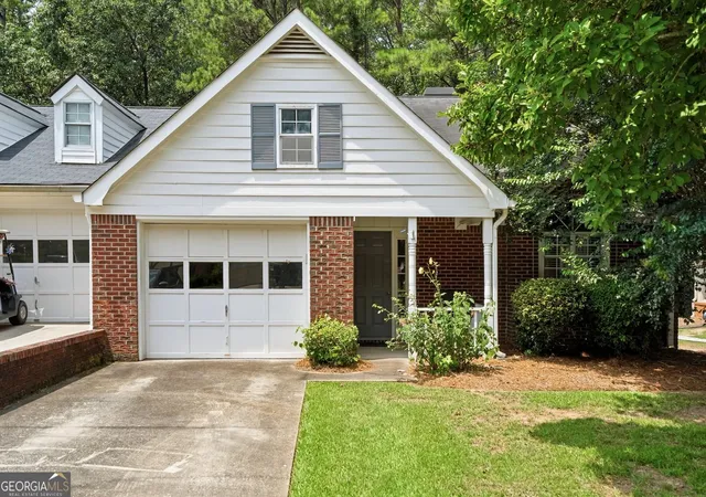 Homes for sale in Peachtree City, GA | 75 Dover Trl, Peachtree City, GA 30269 | MLS# 10799337