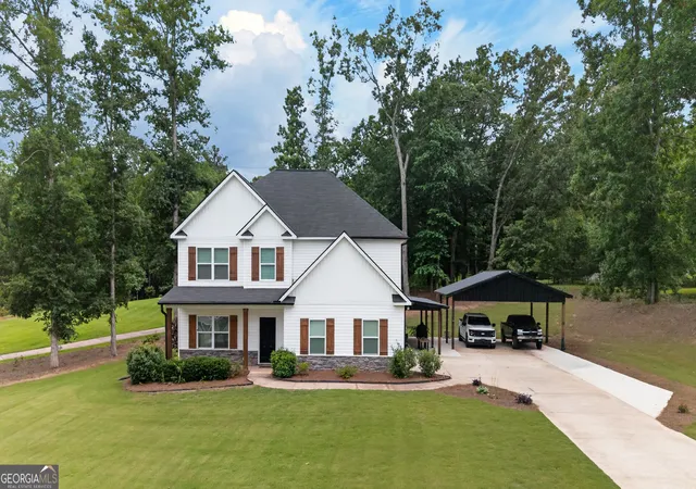 Photo 2 of Single family home for sale at 207 Dixon Cir, Williamson, GA 30292 | MLS# 10831174 | Listing updated on 2026-09-05