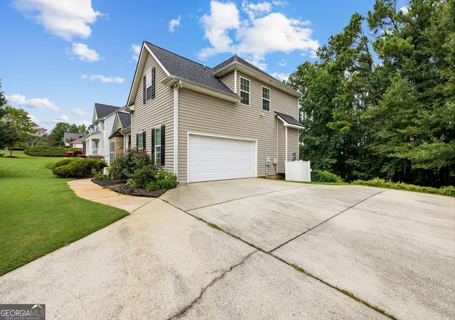 3rd image of 65 Autumn Crk, Senoia, GA 30276 | MLS# 10813110