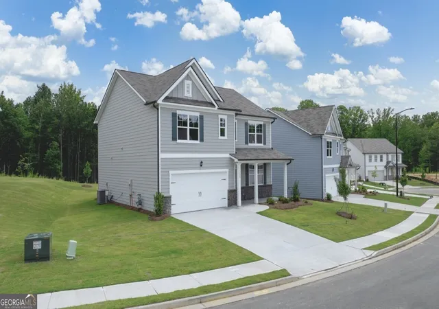 Photo 2 of Sale Pending at 813 Lost Creek Pkwy, Dallas, GA 30132 | MLS# 10802958 | Listing updated on 2026-09-14