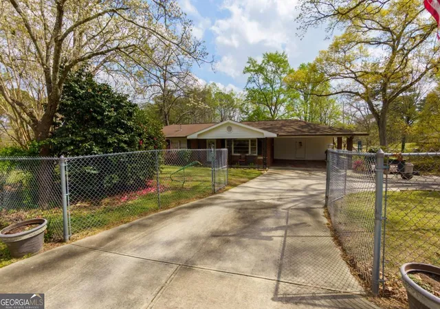 Photo 2 of Single family home for sale at 130 Stroud Dr Se, Mableton, GA 30126 | MLS# 10719966 | Listing updated on 2026-10-02