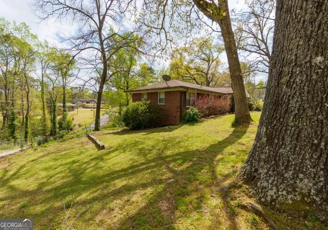Photo 3 of Single family home for sale at 130 Stroud Dr SE, Mableton, GA 30126 | MLS# 10719966 | Listing updated on 2026-10-02