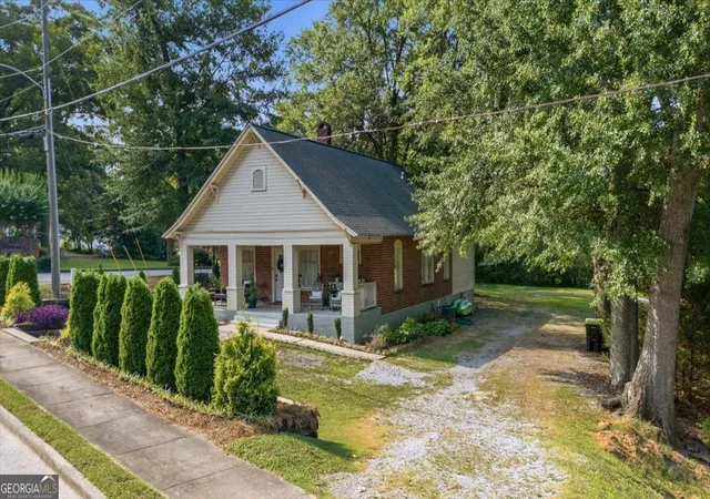 Homes for sale in Rockmart, GA | 550 W Elm St, Rockmart, GA 30153 | MLS# 10801136