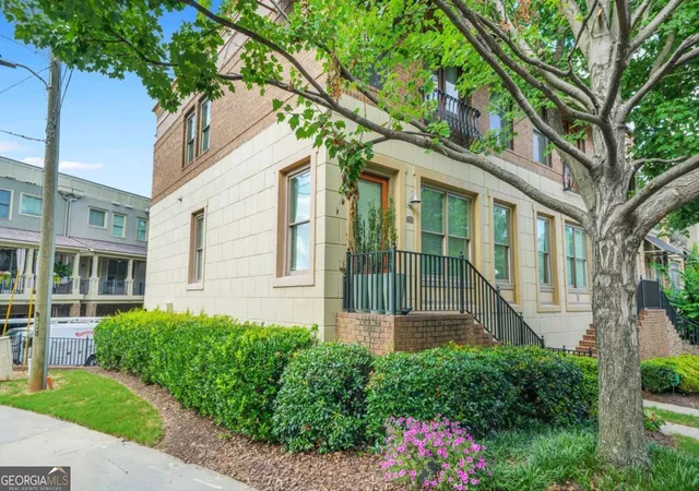 Photo 4 of Townhouse for sale at 385 15th Street NW #6, Atlanta, GA 30363 | MLS# 10703877 | Listing updated on 2026-08-14