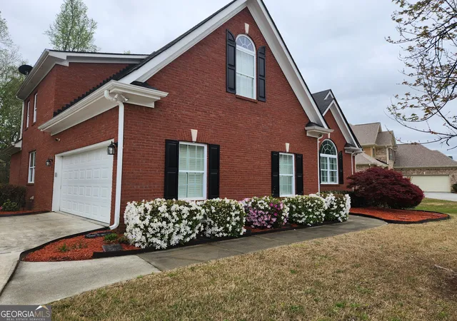 Single family home for sale at 165 Tara Blvd, Loganville, GA 30052 | MLS# 10800096