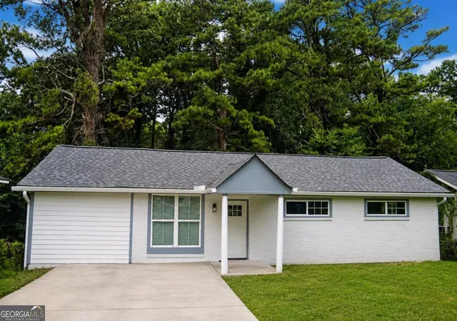 Photo 1 of Single family home for sale at 2911 Macon Dr Sw, Atlanta, GA 30354 | MLS# 10823116 | Listing updated on 2026-09-07