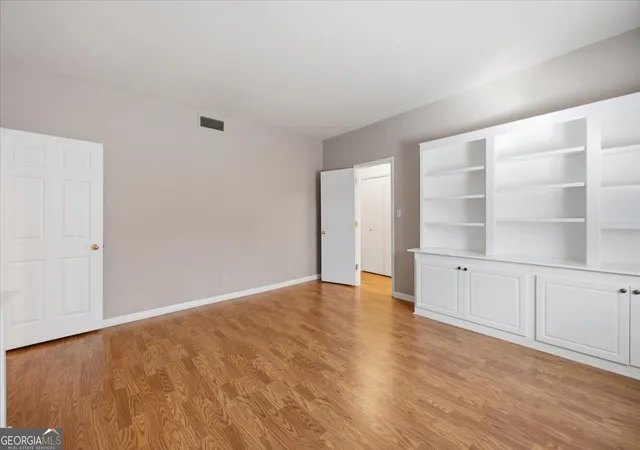 Listing Photo 5 - Condo for sale in building located at 4935 Rivoli Dr, Macon, GA 31210 - Unit #F