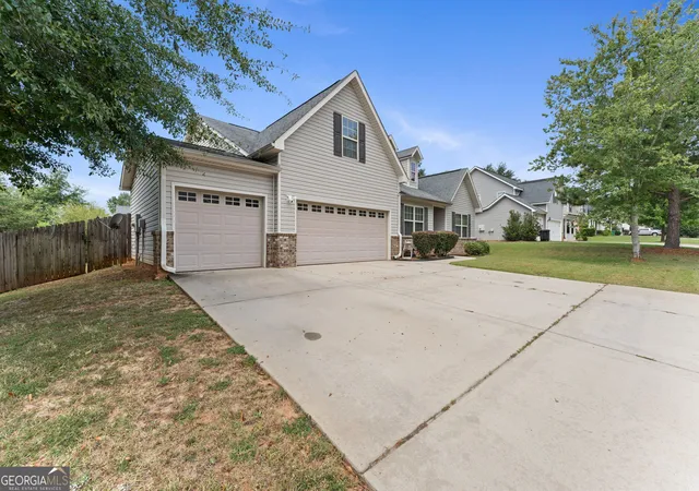 Photo 2 of Single family home for sale at 205 Christopher Luke Cir, Perry, GA 31069 | MLS# 10835711 | Listing updated on 2026-09-12