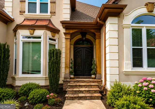 Photo 4 of Single family home for sale at 915 Champions Fairway Dr, Alpharetta, GA 30004 | MLS# 10812957 | Listing updated on 2026-08-24