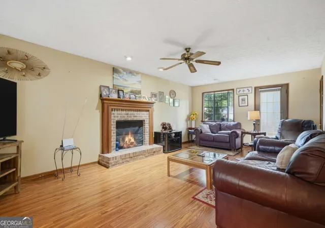 Photo 3 of Single family home for sale at 4231 Crk Holw Way, Duluth, GA 30096 | MLS# 10785266 | Listing updated on 2026-10-10