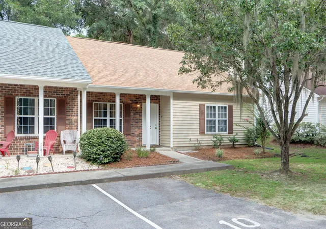 Photo 2 of Townhouse for sale at 10 Chaintree Dr, Savannah, GA 31419 | MLS# 10820854 | Listing updated on 2026-08-20