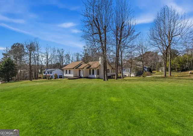 Photo 3 of Single family home for sale at 2860 Powder Horn Trl Sw, Marietta, GA 30064 | MLS# 10829515 | Listing updated on 2026-09-19