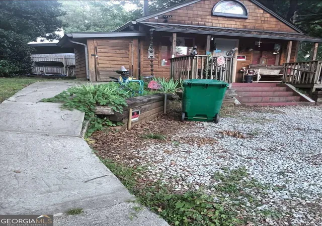 Photo 3 of Single family home for sale at 853 Tanner Dr, Scottdale, GA 30079 | MLS# 10814377 | Listing updated on 2026-09-16