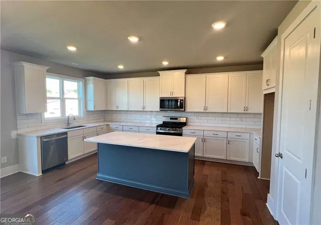 Photo 3 of Single family home for sale at 321 Willow Cvs, Canton, GA 30114 | MLS# 10788828 | Listing updated on 2026-07-02