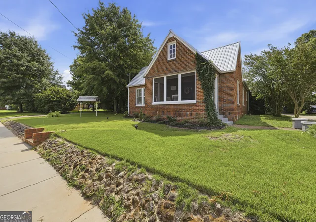 Homes for sale in Social Circle, GA | 274 S Cherokee Rd, Social Circle, GA 30025 | MLS# 10783528