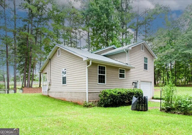 Photo 4 of Single family home for sale at 1580 King Ml Rd, Mcdonough, GA 30252 | MLS# 10812961 | Listing updated on 2026-09-18