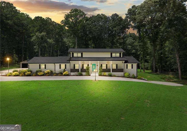 Photo 3 of Single family home for sale at 8890 Rum Ridge Dr, Jonesboro, GA 30236 | MLS# 10828048 | Listing updated on 2026-08-28