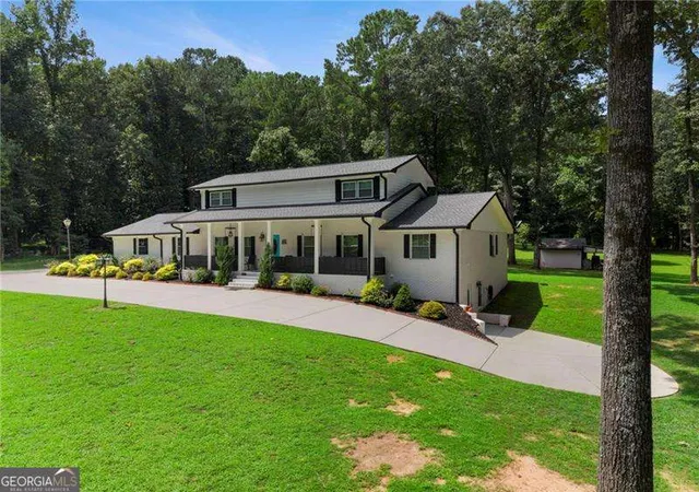 Photo 3 of Single family home for sale at 8890 Rum Ridge Dr, Jonesboro, GA 30236 | MLS# 10828048 | Listing updated on 2026-09-26