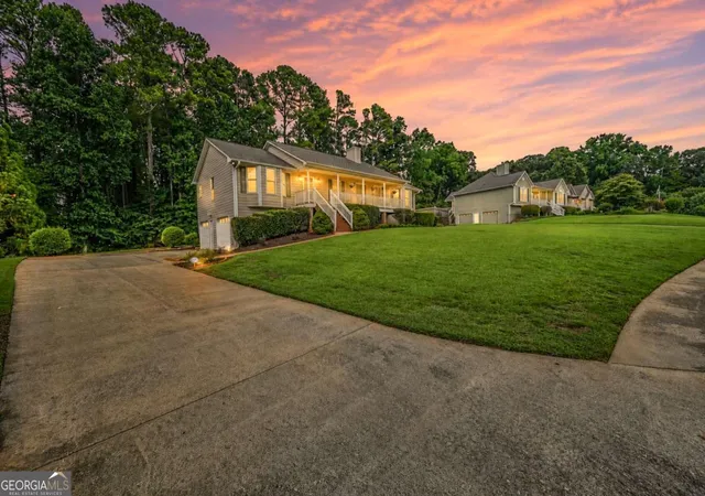 Photo 2 of Sale Pending at 114 Valley Farm Ln, Acworth, GA 30102 | MLS# 10820180 | Listing updated on 2026-09-09