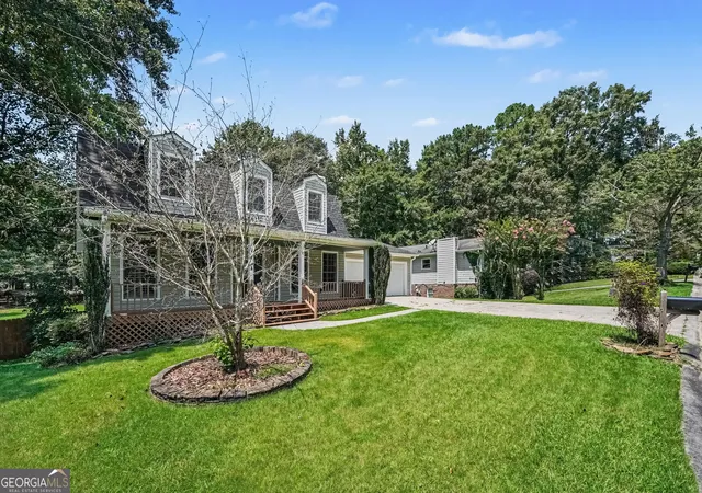 Photo 3 of Single family home for sale at 580 Westchester Cir Sw, Marietta, GA 30064 | MLS# 10824608 | Listing updated on 2026-09-13