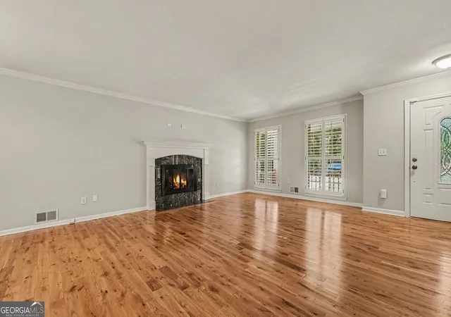 Photo 4 of Single family home for sale at 580 Westchester Cir Sw, Marietta, GA 30064 | MLS# 10824608 | Listing updated on 2026-09-13