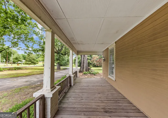 Photo 4 of House for sale at 1047 Dixie Rd, Covington, GA 30014 | MLS# 10824361 | Listing updated on 2026-08-26