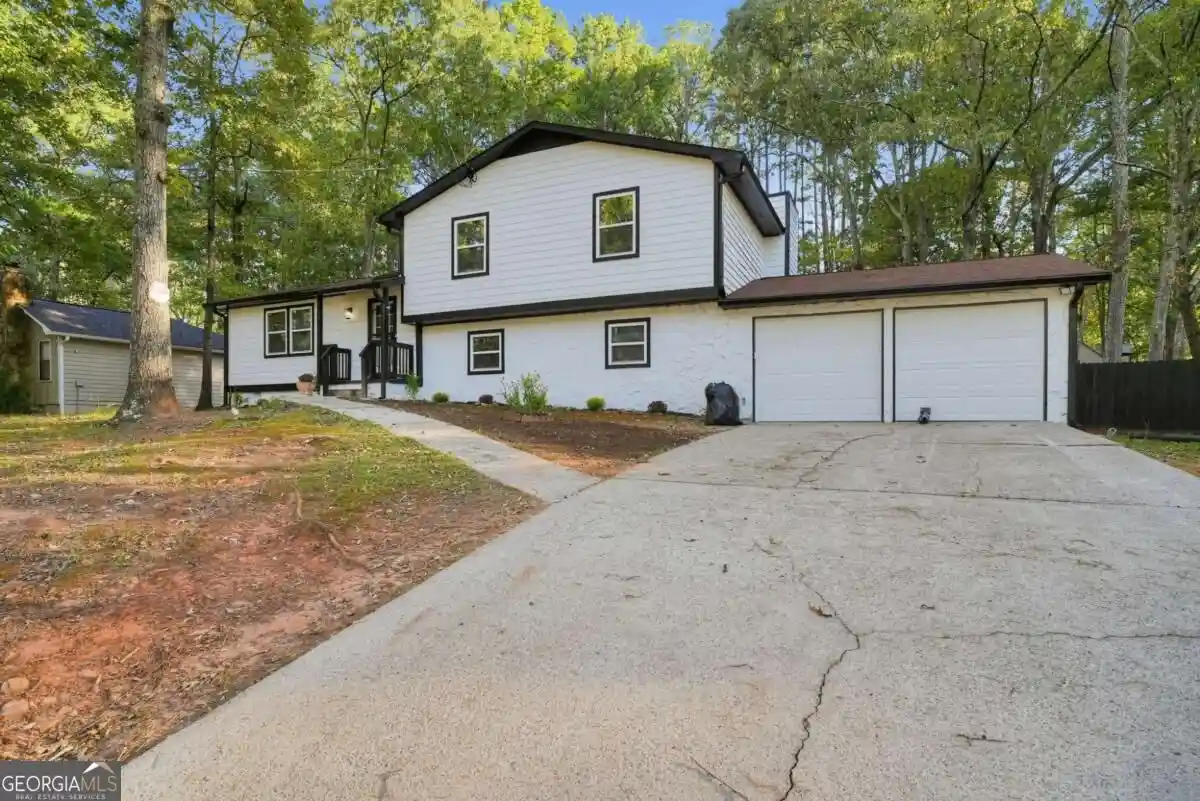 Photo 1 of Single family home for sale at 70 Hager Dr, Riverdale, GA 30274 | MLS# 10876499 | Listing updated on 2026-10-21