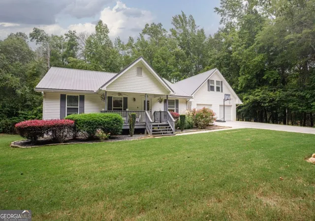 Photo 3 of Single family home for sale at 281 Laney Dr, Locust Grove, GA 30248 | MLS# 10655242 | Listing updated on 2026-08-21
