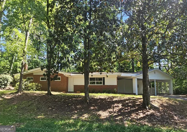 Photo 3 of Single family home for sale at 805 Dogwood Cir, Macon, GA 31210 | MLS# 10753563 | Listing updated on 2026-09-17