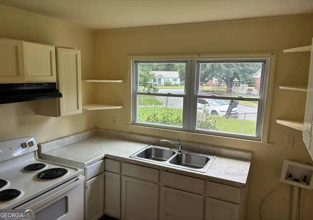 3rd image of 513 Lynmore Cir, Macon, GA 31206 | MLS# 10818473