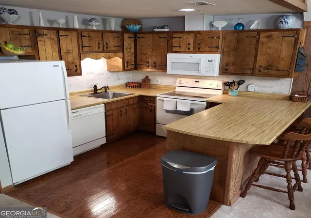 4th image of 70 Spy Glass Cir, Sky Valley, GA 30537 | MLS# 10772372