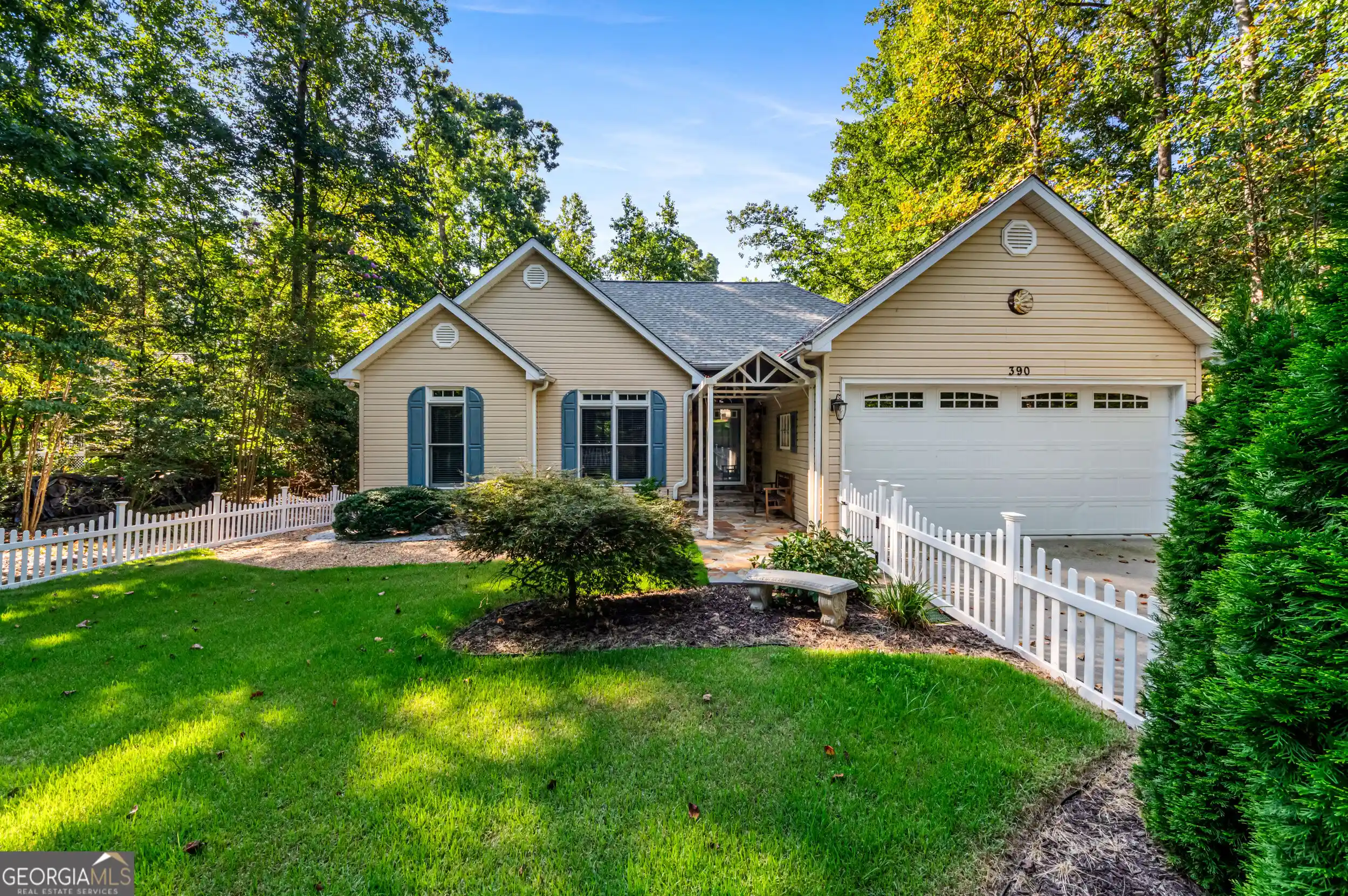 Photo 1 of Sale Pending at 390 Lake Pl Dr, Lavonia, GA 30553 | MLS# 10715044 | Listing updated on 2026-10-09