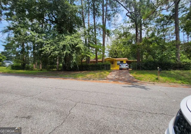 Photo 2 of Single family home for sale at 700 Walnut St, Albany, GA 31707 | MLS# 10815961 | Listing updated on 2026-09-11
