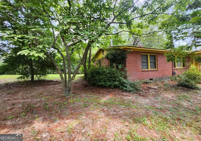 Photo 2 of Single family home for sale at 700 Walnut St, Albany, GA 31707 | MLS# 10815961 | Listing updated on 2026-09-11