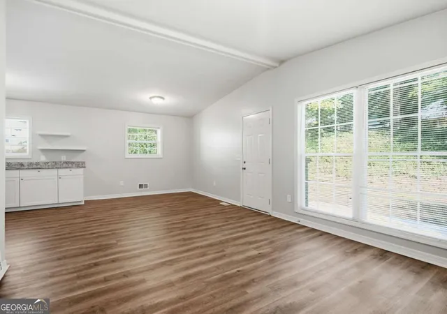 Photo 4 of Single family home for sale at 3024 Pasadena Dr, Decatur, GA 30032 | MLS# 10826142 | Listing updated on 2026-10-09