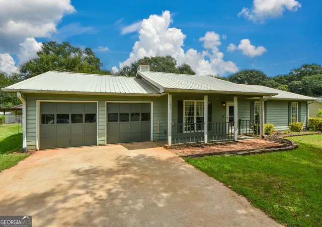 Photo 1 of Single family home for sale at 105 Gwenellen Dr, Locust Grove, GA 30248 | MLS# 10832228 | Listing updated on 2026-10-09