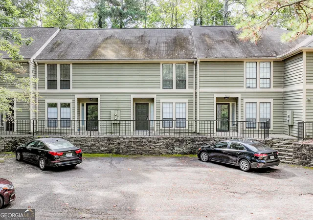Photo 2 of Condo for sale at 3018 Steeplechase, Alpharetta, GA 30004 | MLS# 10821503 | Listing updated on 2026-09-03