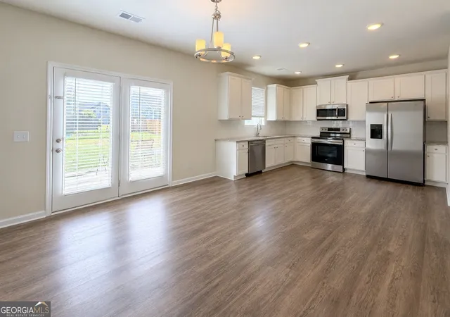 Photo 4 of Single family home for sale at 515 Mcginnis Cir, Calhoun, GA 30701 | MLS# 10820123 | Listing updated on 2026-08-20