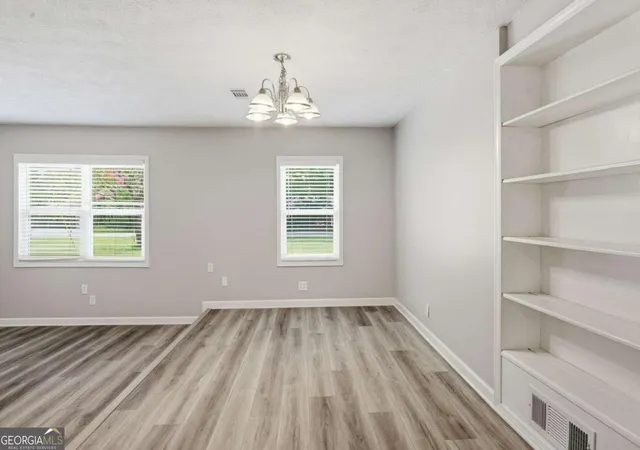 Photo 2 of Single family home for sale at 620 Smithstone Rd Se, Marietta, GA 30067 | MLS# 10827821 | Listing updated on 2026-09-18