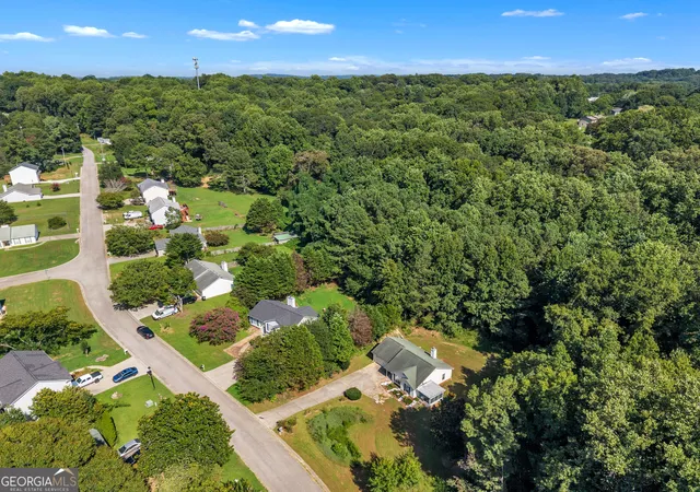 Photo 2 of Single family home for sale at 3877 Deaton Rd, Flowery Branch, GA 30542 | MLS# 10833945 | Listing updated on 2026-09-23