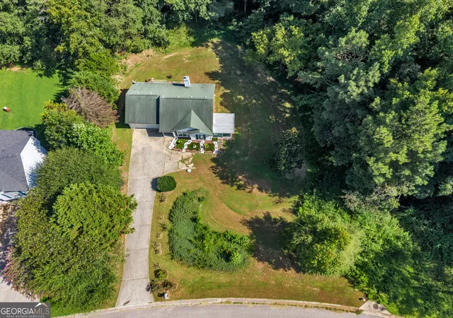 Photo 3 of Single family home for sale at 3877 Deaton Rd, Flowery Branch, GA 30542 | MLS# 10833945 | Listing updated on 2026-09-23