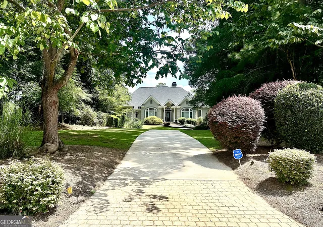 Photo 2 of Sale Pending at 90 Springview Pl, Newnan, GA 30265 | MLS# 10832958 | Listing updated on 2026-08-28